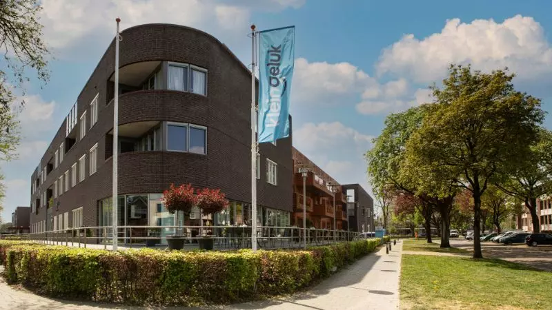 De buitenkant van de locatie Avondzon van KleinGeluk
